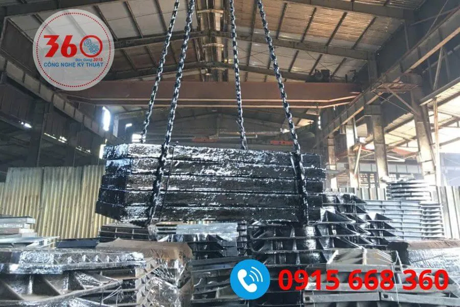 song chắn rác gang 900x470
