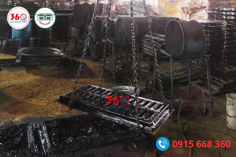 Song chắn rác gang tại Bình Phước